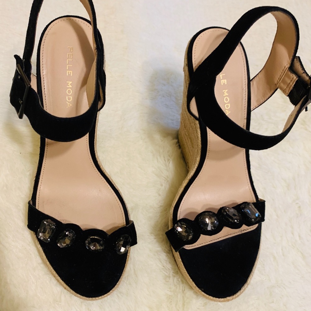 🌼PELLE MODA SANDALS🌼 - Picture 2 of 4